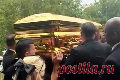 В сети появились кадры с похорон «короля цыган» с золотым гробом