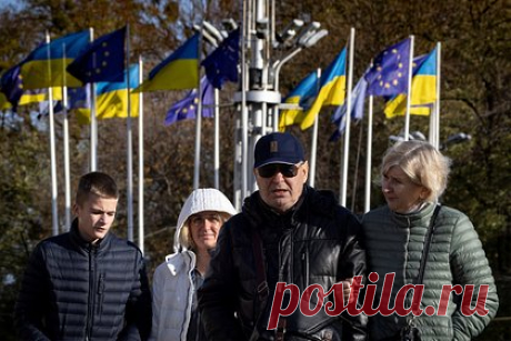 В Кремле заявили о влиянии провалов Украины на авторитет властей страны. Провалы Украины в политике и на фронте раскачивают авторитет властей страны. О влиянии неуспехов заявил официальный представитель Кремля Дмитрий Песков. «Многие неуспехи, которые на Украине постоянно происходят, ведут к раскачиванию лодки и к раскачиванию авторитета власти», — сказал он.