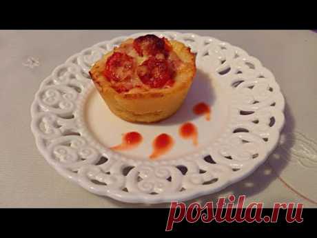Мини пицца на завтрак Мини пицца на необычном тесте. Это и очень вкусно и полезно Отличный вариант на завтрак для гурманов!Ингредиенты:Творог 150 грМасло сливочное 50-60 гр.Мука 3...
