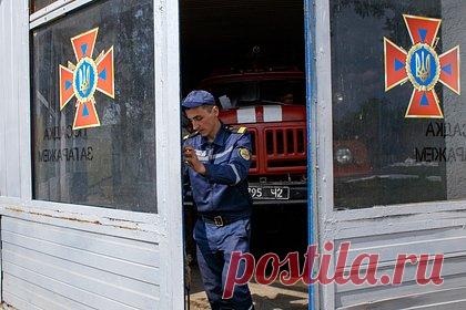 Масштабный пожар разгорелся под Киевом. Масштабный пожар разгорелся около озера Тягле под Киевом. Очевидцы рассказали о пламени и черном дыме в небе. По их словам, у пожарной службы нет возможности ликвидировать возгорание из-за отсутствия дороги. Площадь пожара составляет около трех гектаров.