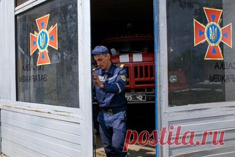 Масштабный пожар разгорелся под Киевом. Масштабный пожар разгорелся около озера Тягле под Киевом. Очевидцы рассказали о пламени и черном дыме в небе. По их словам, у пожарной службы нет возможности ликвидировать возгорание из-за отсутствия дороги. Площадь пожара составляет около трех гектаров.