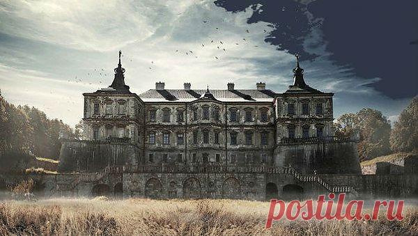 Замок Миранды, Целле, Бельгия
Замок Миранды был построен в 1866-м году английским архитектором для семьи Ледекерке-Бофот. Семья жила там до Второй мировой войны, пока особняк не был захвачен национальной железнодорожной компанией Бельгии. Он пустует с 1991-го года, отчасти потому, что владельцы отказываются передать его муниципалитету.