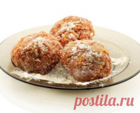 Сколько варить паровые котлеты. Как варить паровые котлеты. Как приготовить паровые котлеты. Рецепт котлет на пару. Как варить котлеты в , пароварке, кастрюле. Как сделать паровые котлеты.