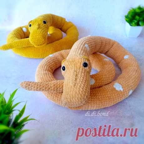 PDF Удав крючком. FREE crochet pattern; Аmigurumi toy patterns. Амигуруми схемы и описания на русском. Вязаные игрушки и поделки своими руками #amimore - плюшевая змея, большая змейка из плюшевой пряжи, удав из мультфильма &quot;38 попугаев&quot;.