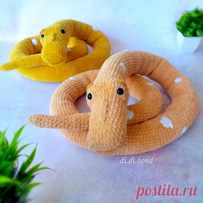 PDF Удав крючком. FREE crochet pattern; Аmigurumi toy patterns. Амигуруми схемы и описания на русском. Вязаные игрушки и поделки своими руками #amimore - плюшевая змея, большая змейка из плюшевой пряжи, удав из мультфильма "38 попугаев".