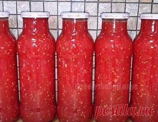 Аджика без уксуса: потом вы другую уже делать не будете.
 
Вкуснее этого соуса ещё не ела ! Очень вкусно)
Итак, для приготовления берем:
Помидоры - 1 кг.
чеснок - 2 головки
перец чили - 2 стручка
перец болгарский - 0,5 кг
соль - 1,5 ст. л.
сахар - 3 ст. л.
Все овощи перекрутить на мясорубке, добавить соль, сахар, довести до кипения и варить 20 мин., закатать в банки.
Выход 3 банки по 0,5 л.
Вкуснее соуса моя семья ещё не ела!