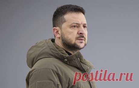 Зеленский уволил замглавы Службы безопасности Украины Якушева. Также президент Украины уволил начальника управления СБУ в подконтрольных Киеву районах Запорожской области Бориса Безрукого, начальника управления СБУ по Сумской области Эдуарда Федорова, начальника департамента охраны государственной тайны и лицензирования СБУ Игоря Носко и начальника департамента хозяйственного обеспечения СБУ Александра Повоторова