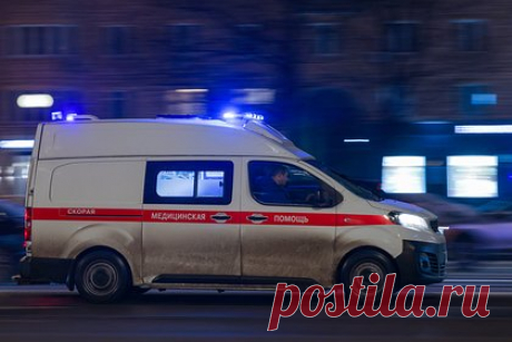 Россиянка ранила мужа из-за угроз сдать ее в психбольницу. В Ленинградской области женщина ранила мужа ножом из-за угроз сдать ее в психбольницу. В результате 41-летнего пострадавшего госпитализировали с проникающим ранением брюшной полости. Конфликт в паре произошел во время пьянки. Женщину доставили в отделение полиции. Сначала она заявила об угрозах, а потом о ревности.