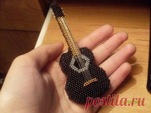 Гитара из бисера - Бисероплетение