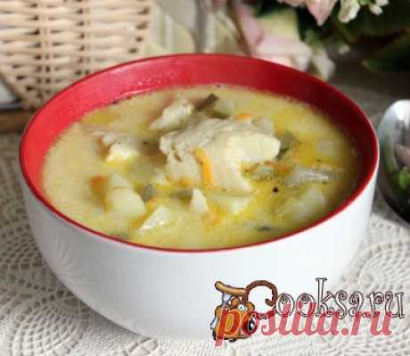Белый рыбный рассольник #обед #кулинария #рассольник #рыба #вкусно #рецепты Рыбные рассольники очень вкусны, к сожалению, они не столь популярны, как сваренные на мясном бульоне. Попробуйте приготовить на обед белый рыбный рассольник. Филе трески с кожей — 500 г; Крупа перловая — 3 ст.л.; Картофель — 4 шт; Огурцы соленые — 2 шт; Лук репчатый — 1 шт; Морковь — 1 шт; Масло растительное ; Огуречный рассол — 0,25 стак.; Перец черный (молотый) ; Соль ; Лавровый лист ; Сметана домашняя — 2 ст.л.;