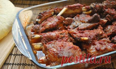 СВИНЫЕ РЕБРЫШКИ, ЗАПЕЧЕННЫЕ В ДУХОВКЕ (РЕЦЕПТЫ)