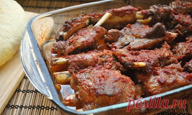 СВИНЫЕ РЕБРЫШКИ, ЗАПЕЧЕННЫЕ В ДУХОВКЕ (РЕЦЕПТЫ)