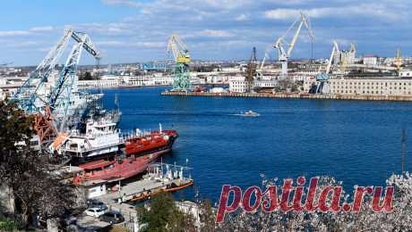 В Севастополе восстановили движение морского пассажирского транспорта. Морской пассажирский транспорт в бухте Севастополя возобновил работу. Об этом сообщается в Telegram-канале городской дирекции по развитию дорожно-транспортной инфраструктуры. Ограничения ввели в 16:55 мск. При этом причины такого решения ...