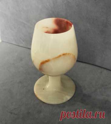 Винтаж: Фужер из оникса. Натуральный камень. Винтаж купить в интернет-магазине Ярмарка Мастеров по цене 290 ₽ – X4OXQRU, Предметы интерьера винтажные, Рошаль - доставка по России Винтаж: Фужер из оникса. Натуральный камень. Винтаж в наличии в интернет-магазине на Ярмарке Мастеров - 55646270. Предметы интерьера винтажные от Antiq-vintag. Размер: 13*8*8 см
Вес: 400 г. Материал: оникс натуральный. Гарантированная доставка по всей России. Отзывы реальных покупателей и фото