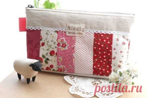 Яркая косметичка