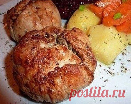 Курица с грибами или куриные бомбочки.