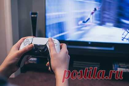 Раскрыты сроки выхода PlayStation 5 Slim. Компания Sony анонсирует доступную консоль PS5 Slim на презентации в конце лета. Блогер сообщил, что в августе Sony проведет специальную презентацию. На мероприятии должны представить PlayStation 5 Slim — упрощенную консоль на базе приставки PS5, вышедшей в 2020 году. Девайс может появиться в продаже до конца 2023-го.