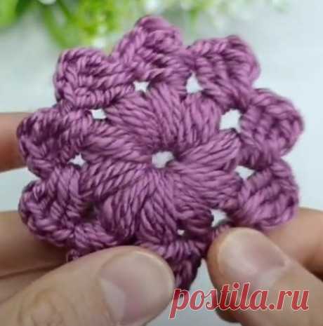 A wonderful crochet knit motif making
