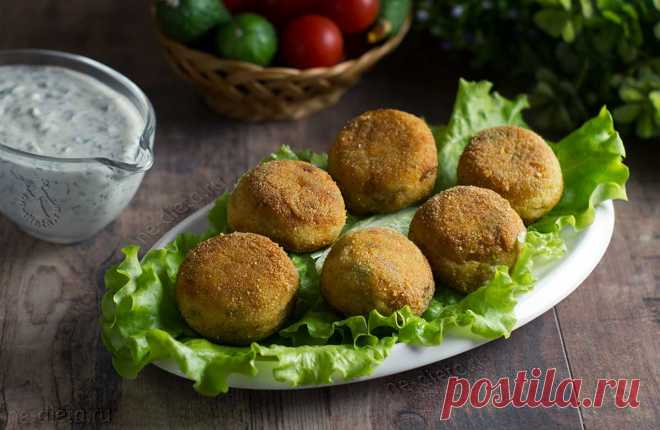 Рыбные шарики - рецепт из консервов с пошаговыми фото | ne-dieta Предлагаю вам рецепт рыбных шариков, которые готовятся из консервов и картофельного пюре, после чего они панируются и обжариваются в масле, приобретая хрустящую корочку снаружи и нежную мякоть внутри.