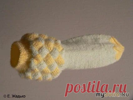Носочки в технике энтерлак сложные в исполнении,тем более если используются много цветов пряжи. Предлагаю Вам урок двухцветных носочков с подробным мастер-классом.
http://www.liveinternet.ru/users/kopilochka/post14283..