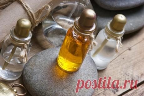 Витамины A и E для молодости и красоты Витамины А и Е – главные борцы с морщинами и старением кожи, а также лучшие помощники в сохранении красоты волос, ногтей и поддержании иммунитета. Витамин А и витамин Е: роль в организме Витамин А или, как его еще называют, ретинол, играет очень важную роль в процессе обновления клеток кожи. Кроме того, он отвечает за нормальное формирование костей и зубов, а также поддержку иммунной системы. Ретинол важен не только для женской красот...