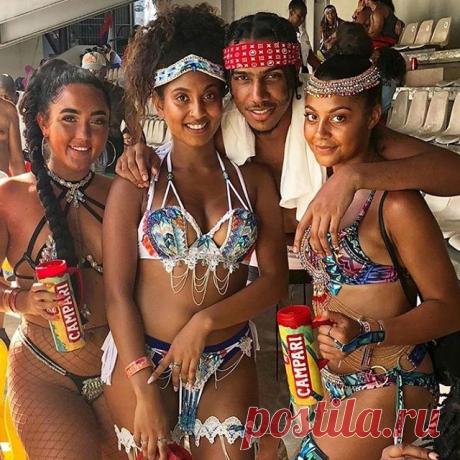AJ Tracey living his best life in Trinidad and Tobago 😂😎