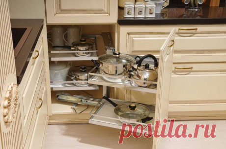 Выдвижные системы для кухни: расставим все по своим местам Обустройство кухни – задача непростая. В этом помещении очень важно соблюдать не только дизайнерское единство, удобство и красоту, но и эргономику пространства. Особенно остро вопрос рационального исп…