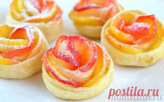 Слойки с яблоками «Розочки»