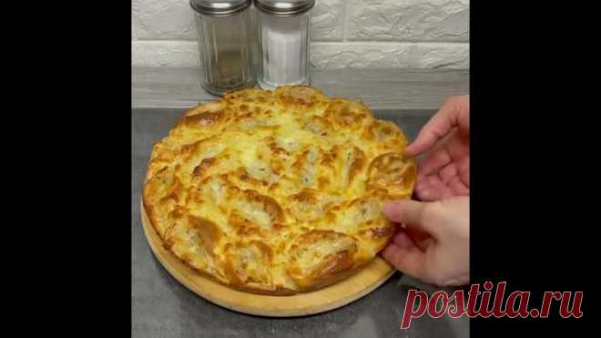 Готовим ну оооочень вкусный пирог .

Для теста:

Молоко -250 мл
Сл.масло -100 г
Показать ещё