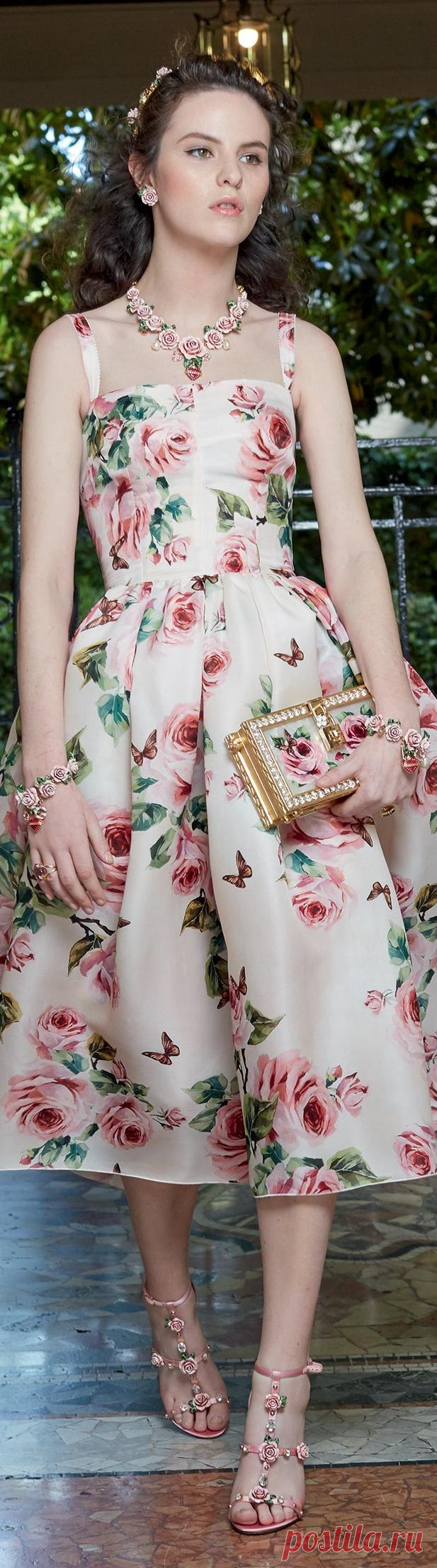 Summer style!! Floral for 2018! Dolce and Gabbanna SS 2018