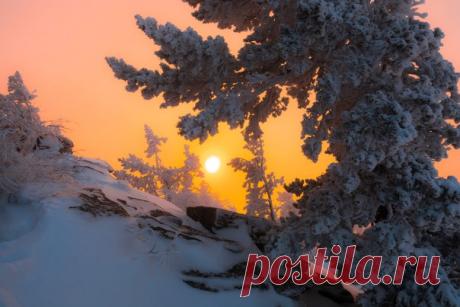 Рассвет в Баянаульских горах, Казахстан. Автор фото: Александр Кузнецов.
