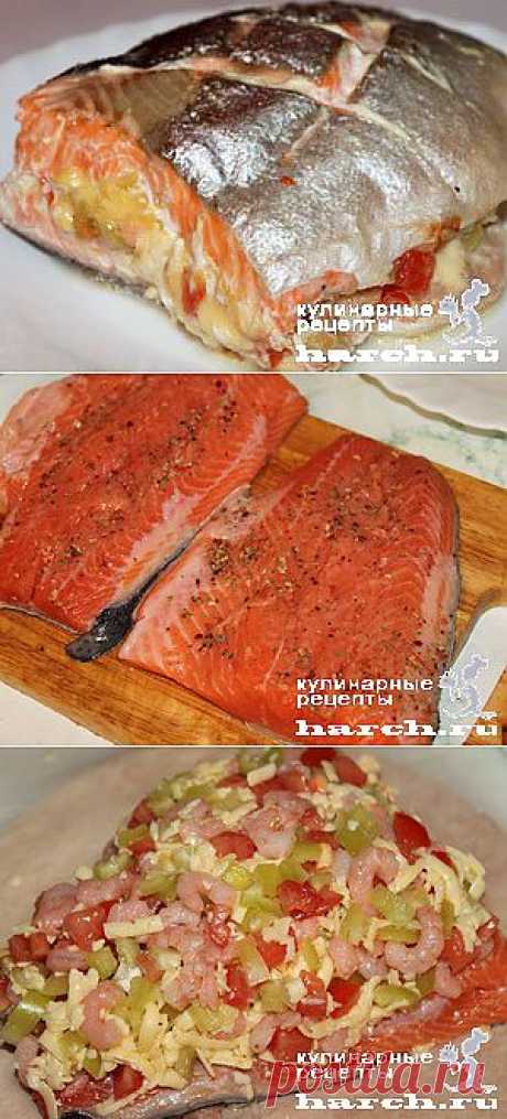 “Бандероль” из семги с креветками, сыром и овощами запеченная