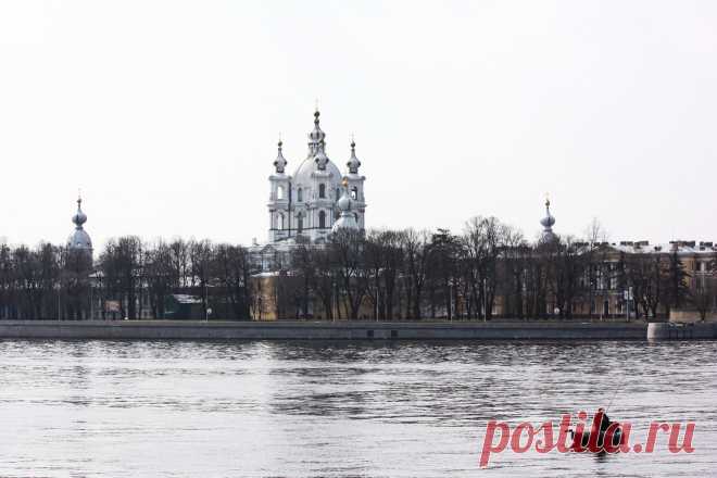 Санкт-Петербург, Смольный собор, река Нева, рыбалка!