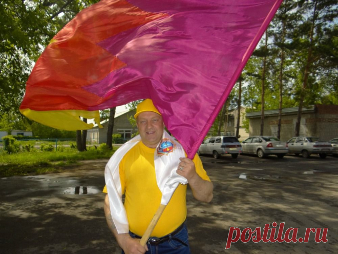 Замечательный исполнитель!!! Так держать!!! Всем посетителям рекомендую посмотреть и послушать!!!...