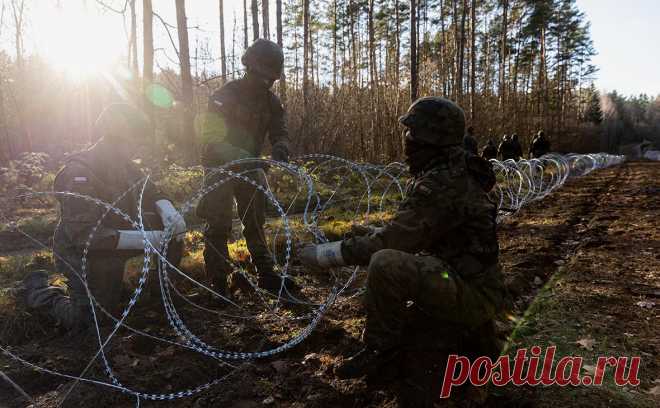 Базы «Восточного щита» в Польше вынесут к границам России и Белоруссии. Элементы оборонной системы «Восточный щит» разместят в каждом муниципалитете, граничащем с Россией, Белоруссией, Литвой и Украиной, заявил замминистра обороны Польши Цезарий Томчик, сообщает Defence24.