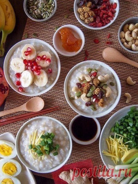 Советы повара о кашах 
1. Гречка. Гречку можно с вечера залить водой — она разбухнет, а утром нужно будет только довести до кипения — и все, каша готова. 
2. Геркулес. На 1 литр молока берем 7–8 столовых ложек хлопьев. Потом сразу переливаем в керамическую миску и убираем под пленку или крышку. Оставить на ночь — утром получите красивую и вкусную кашу, которую останется только разогреть в микроволновке. 
3. Манка. Манке достаточно покипеть пару минут и 20 минут настояться ...