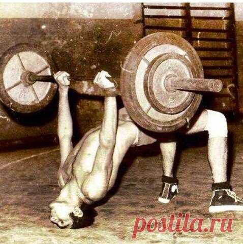 Вот как при союзе борцы тренировали шею. Только хардкор, только свободные веса 💪 / Спорт Сильных!