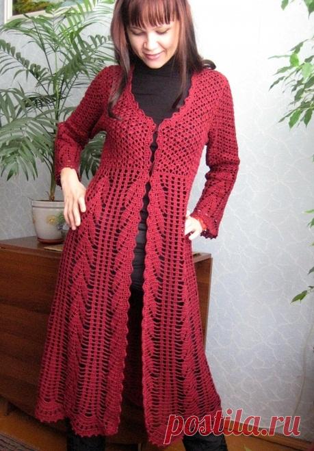 Бордовый кардиган узором «колосок»