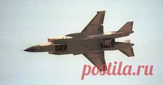 Россия разрабатывает новый самолет с вертикальным взлетом 
Минобороны начало разработку нового самолета с вертикальными взлетом и посадкой, рассказал вице-премьер Юрий Борисов на открытии военно-технического форума 