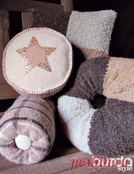 Шьём мягкие подушки из старых свитеров