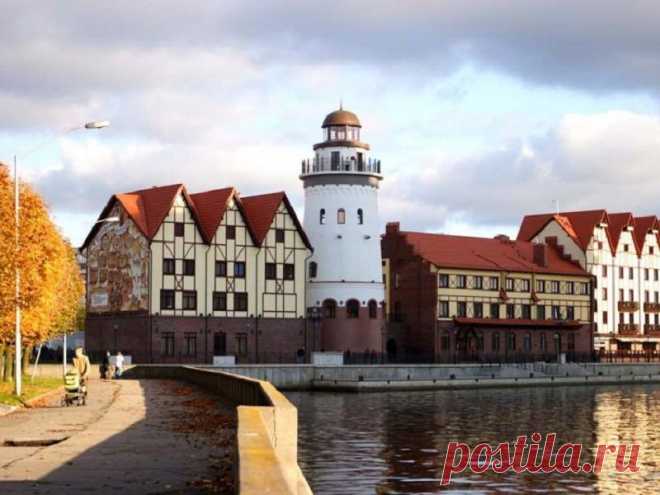 17 июня 1789 "...Я рад, что из Мемеля не согласился ехать водою. Места, через которые мы проезжали, очень приятны. То обширные поля с прекрасным хлебом, то зеленые луга, то маленькие рощицы и кусты, как будто бы в искусственной симметрии расположенные, представлялись глазам нашим. Маленькие деревеньки вдали составляли также приятный вид..." (из "Писем русского путешественника"