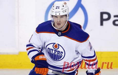 &quot;Эдмонтон&quot; сыграет с &quot;Вегасом&quot; во втором раунде плей-офф НХЛ. В ночь на воскресенье канадская команда со счетом 5:4 обыграла &quot;Лос-Анджелес&quot;, в составе победителей двумя заброшенными шайбами и результативной передачей отметился российский нападающий Клим Костин