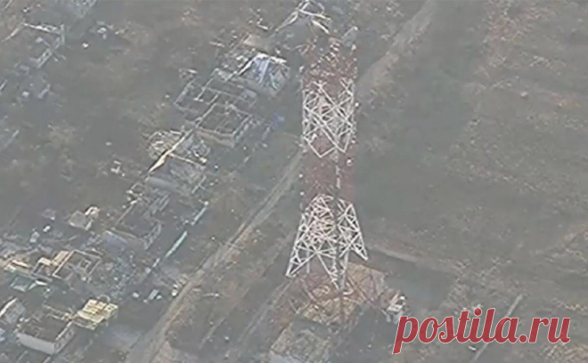 Минобороны заявило об ударе по вышке с ретрансляторами для FPV-дронов ВСУ. Расчет противотанкового управляемого ракетного комплекса десантников из Костромской области уничтожил вышку с ретрансляторами для FPV-дронов Вооруженных сил Украины (ВСУ) в городе Часов Яр в ДНР, сообщила пресс-служба российского Минобороны.