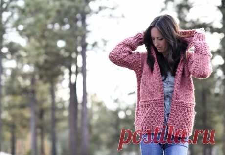 Вязаная толстовка с капюшоном (Вязание спицами) Эта толстовка точно создаст самые уютные и теплые вечера для ваших посиделок и прогулок! Огромная благодарность автору за вдохновение! Не забудьте поблагодарить мастера 💗💗💗 Далее слова автора: &nbs…