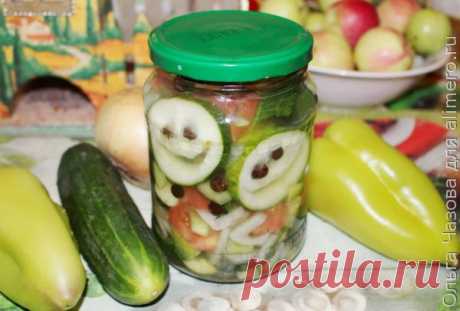👌 Очень крутой хреновый салат, рецепты с фото «Мам, а давай откроем твой вкусный хреновый салат!» — именно так мои дети называют эту заготовку. А как звучит! Но салат на самом деле не хреновый, он просто с хреном.
 
Салат по...