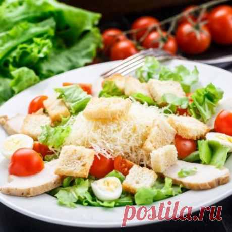 5 секретов, чтобы приготовить салат «Цезарь» нереально вкусно