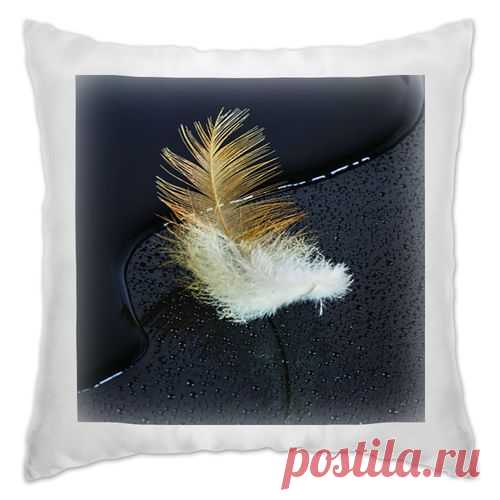 Подушка "Невесомость (2)" от Hatulia - Printio