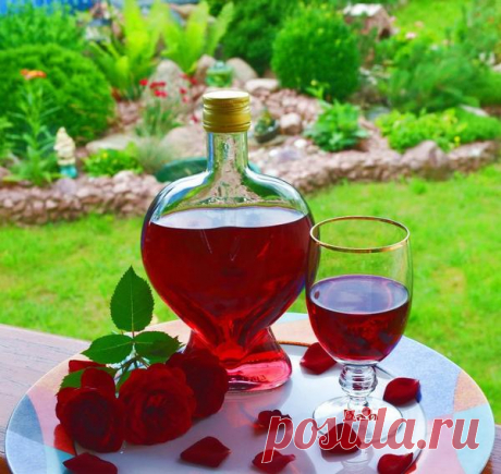 Розовый ликер