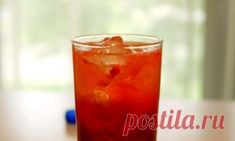 Освежающий клубничный коктейль