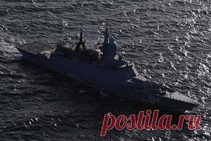 Раскрыто число кораблей ВМФ России в Мировом океане. В различных районах Мирового океана сейчас находятся экипажи более 70 кораблей Военно-морского флота (ВМФ) России. Согласно поздравительной телеграмме главкома ВМФ адмирала Николая Евменова, 2021 год стал для российского флота этапом стабильного развития. Силы ВМФ активно принимали участие в плановых мероприятиях.